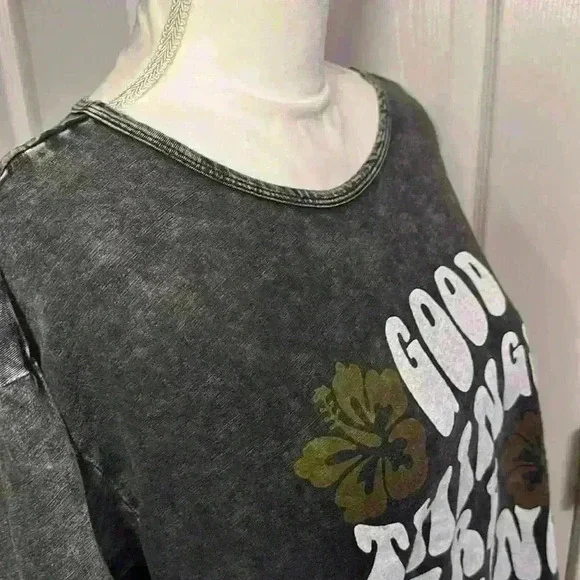 Caution to the Wind Graphic Black Distressed T-Shirt 100% Cotton Women Sz Medium - Picture 2 of 9